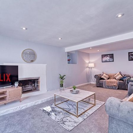 The Stylish Gem Of Bath - Football Table - Sleeps 10 Exteriör bild